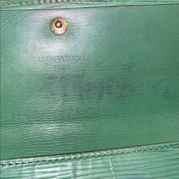 Green Louis Vuitton Wallet - Picture 10 of 13